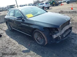 2015 Mercedes-Benz C-Class C 300 Luxury with VIN 55SWF4KB1FU012469, listed as a IAAI auction lot 41865071 with 84,401 mi miles. Bid and sale history available at carsss.com. Image 1.