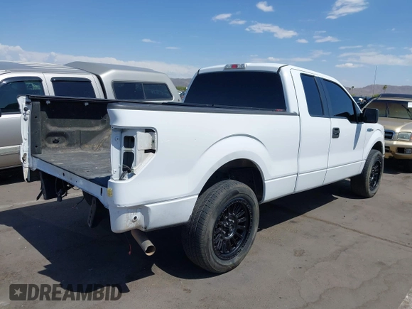 2014 Ford F-150 XL z VIN 1FTFX1CF6EKG35389, wystawiony jako IAAI lot #42643324 z przebiegiem 190 235 mil mil oraz . Historia ofert i sprzedaży dostępna na DreamBid. Obrazek 4.