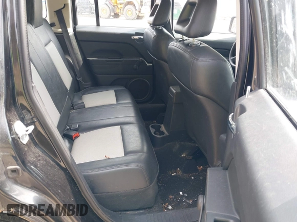 2008 Jeep Patriot Sport with VIN 1J8FF28W78D728568, listed as a IAAI auction lot 42091256 with 166,876 mi miles. Bid and sale history available at carsss.com. Image 8.