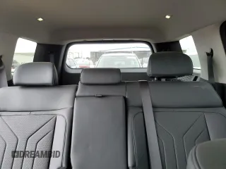 2025 Hyundai Santa Fe SEL z VIN 5NMP2DG10SH019939, wystawiony jako Copart lot #49004125 z przebiegiem 1 963 mil mil oraz Szkoda całkowita • Salvage title. Historia ofert i sprzedaży dostępna na DreamBid. Obrazek 10.