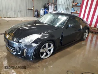 2008 Nissan 350Z z VIN JN1BZ34DX8M706512, wystawiony jako Copart lot #59040615 z przebiegiem 59 678 mil mil oraz Czysty tytuł • Clean title. Historia ofert i sprzedaży dostępna na DreamBid. Obrazek 1.