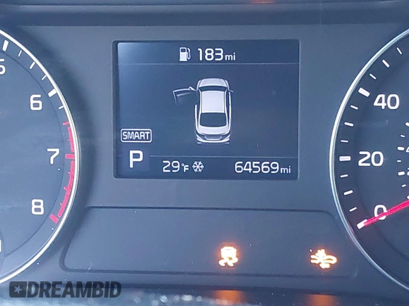 2020 Kia Forte GT-Line z VIN 3KPF34AD7LE167672, wystawiony jako IAAI lot #41312641 z przebiegiem 64 569 mil mil oraz . Historia ofert i sprzedaży dostępna na DreamBid. Obrazek 15.