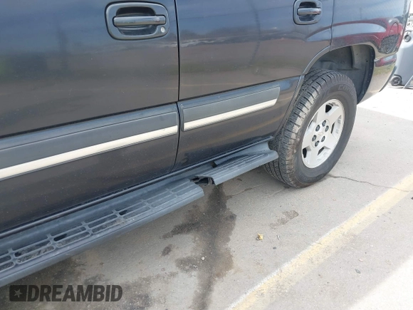 2005 Chevrolet Tahoe LS z VIN 1GNEK13T05J124225, wystawiony jako IAAI lot #41699401 z przebiegiem 253 632 mil mil oraz . Historia ofert i sprzedaży dostępna na DreamBid. Obrazek 17.
