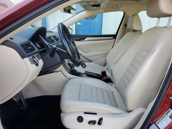 2018 Volkswagen Passat SEL Premium z VIN 1VWCA7A36JC014669, wystawiony jako Copart lot #46847095 z przebiegiem 77 640 mil mil oraz Czysty tytuł • Clean title. Historia ofert i sprzedaży dostępna na DreamBid. Obrazek 7.