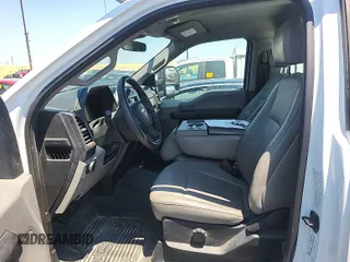 2020 Ford F-250 XL z VIN 1FDBF2B61LED11752, wystawiony jako IAAI lot #42786941 z przebiegiem 156 342 mil mil oraz . Historia ofert i sprzedaży dostępna na DreamBid. Obrazek 13.