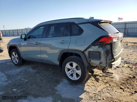 2019 Toyota RAV4 XLE with VIN 2T3W1RFV8KW049217, listed as a Copart auction lot 45688475 with NaN miles and Salvage Title. Bid and sale history available at carsss.com. Image 2.