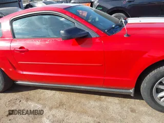 2005 Ford Mustang Deluxe z VIN 1ZVFT80N955155293, wystawiony jako IAAI lot #41891807 z przebiegiem 169 092 mil mil oraz . Historia ofert i sprzedaży dostępna na DreamBid. Obrazek 13.