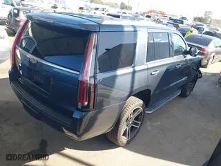 2019 Cadillac Escalade with VIN 1GYS3AKJ8KR255600, listed as a IAAI auction lot 41712803 with 40,507 mi miles. Bid and sale history available at carsss.com. Image 4.