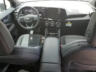 2024 Chevrolet Blazer EV eAWD LT z VIN 3GNKDBRJ9RS202885, wystawiony jako Copart lot #69214274 z przebiegiem 1472 mil mil oraz Szkody całkowita. Historia ofert i sprzedaży dostępna na DreamBid. Obrazek 8.