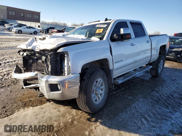 2019 Chevrolet Silverado 3500HD LTZ z VIN 1GC4KXEY7KF237801, wystawiony jako Copart lot #88356795 z przebiegiem Nie podano mil oraz Szkoda całkowita • Salvage title. Historia ofert i sprzedaży dostępna na DreamBid. Obrazek 1.