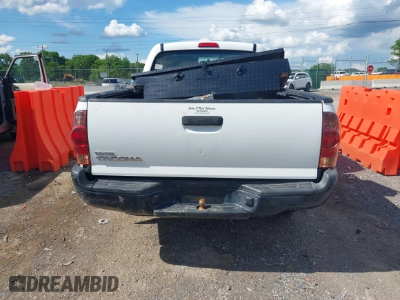 2013 Toyota Tacoma z VIN 5TFNX4CN1DX018438, wystawiony jako IAAI lot #42241260 z przebiegiem 55 253 mil mil oraz . Historia ofert i sprzedaży dostępna na DreamBid. Obrazek 16.