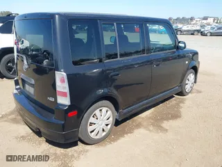 2005 Scion xB with VIN JTLKT334550178997, listed as a IAAI auction lot 41989189 with 163,834 mi miles. Bid and sale history available at carsss.com. Image 4.