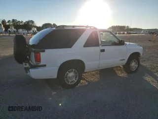 2001 GMC Jimmy SLS Comfort/Convenience with VIN 1GKCT18W01K173918, listed as a Copart auction lot 86317304 with 0 mi miles and Salvage Title. Bid and sale history available at carsss.com. Image 3.
