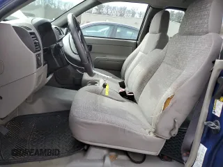 2005 GMC Canyon z VIN 1GTCS198258227947, wystawiony jako Copart lot #49483705 z przebiegiem 129 596 mil mil oraz Szkoda całkowita • Salvage title. Historia ofert i sprzedaży dostępna na DreamBid. Obrazek 7.