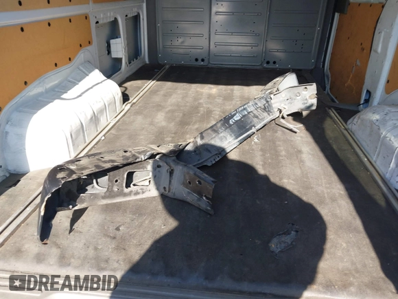 2018 Nissan NV Cargo S z VIN 1N6BF0KM4JN814628, wystawiony jako IAAI lot #42282183 z przebiegiem 128 289 mil mil oraz . Historia ofert i sprzedaży dostępna na DreamBid. Obrazek 12.