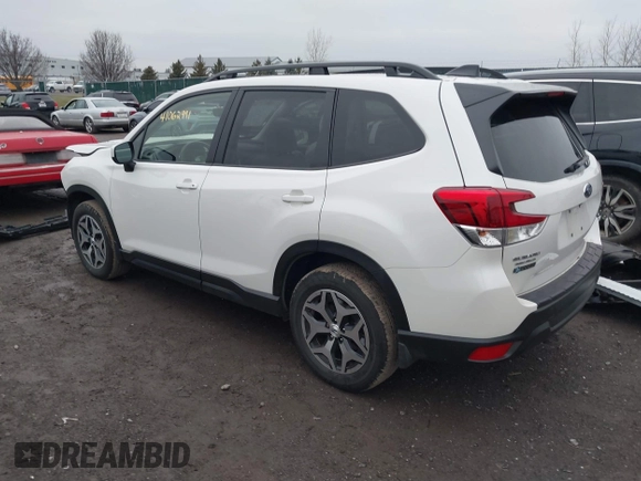 2024 Subaru Forester Premium with VIN JF2SKACC0RH507057, listed as a IAAI auction lot 41062991 with 9,597 mi miles. Bid and sale history available at carsss.com. Image 3.