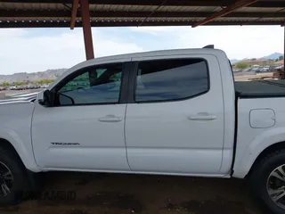 2017 Toyota Tacoma SR5 with VIN 3TMAZ5CN0HM042269, listed as a IAAI auction lot 41928544 with 89,942 mi miles and . Bid and sale history available at carsss.com. Image 13.