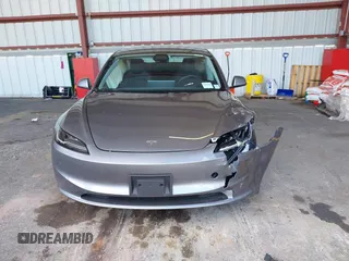 2025 Tesla Model 3 Long Range with VIN 5YJ3E1EB4SF943771, listed as a IAAI auction lot 42330181 with 3,533 mi miles and . Bid and sale history available at DreamBid. Image 11.