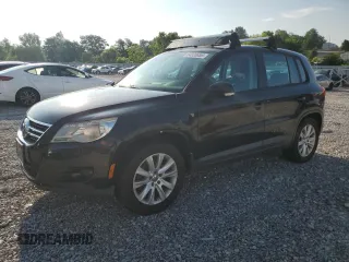 2010 Volkswagen Tiguan S with VIN WVGBV7AX3AW516605, listed as a Copart auction lot 64825855 with 116,833 mi miles and Clean title. Bid and sale history available at DreamBid. Image 1.