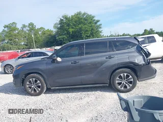 2021 Toyota Highlander XLE with VIN 5TDGZRAH4MS532366, listed as a IAAI auction lot 42603712 with 128,861 mi miles and . Bid and sale history available at DreamBid. Image 15.