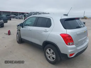 2022 Chevrolet Trax LS with VIN KL7CJNSM1NB527142, listed as a IAAI auction lot 41571815 with 13,136 mi miles. Bid and sale history available at carsss.com. Image 3.