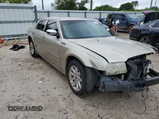 2006 Chrysler 300 Touring with VIN 2C3KA53G26H225251, listed as a Copart auction lot 70806354 with 216,259 mi miles and Salvage Title. Bid and sale history available at carsss.com. Image 4.