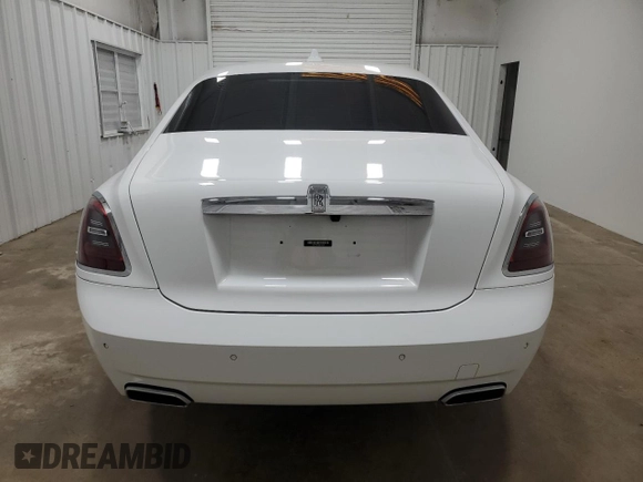 2021 Rolls-Royce Ghost z VIN SCATV0C09MU204490, wystawiony jako Copart lot #81747624 z przebiegiem Nie podano mil oraz Szkody całkowita. Historia ofert i sprzedaży dostępna na DreamBid. Obrazek 6.