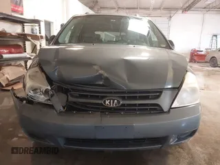 2009 Kia Sedona LX with VIN KNDMB233X96276905, listed as a IAAI auction lot 41394768 with 231,156 mi miles. Bid and sale history available at carsss.com. Image 13.