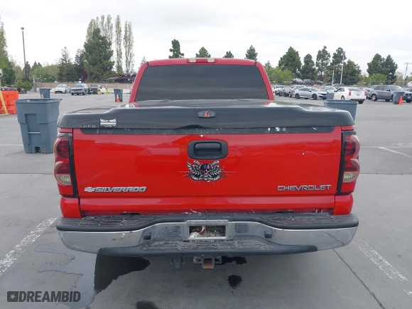 2004 Chevrolet Silverado 1500 Work Truck with VIN 2GCEC19T441162305, listed as a IAAI auction lot 42044275 with 154,971 mi miles. Bid and sale history available at carsss.com. Image 17.