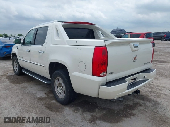 2010 Cadillac Escalade EXT z VIN 3GYVKLEF4AG171775, wystawiony jako IAAI lot #42413511 z przebiegiem Nie podano mil oraz . Historia ofert i sprzedaży dostępna na DreamBid. Obrazek 3.