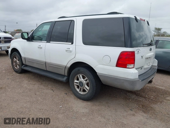 2003 Ford Expedition Special Service with VIN 1FMPU15L13LA66065, listed as a IAAI auction lot 41861536 with 254,362 mi miles. Bid and sale history available at carsss.com. Image 3.