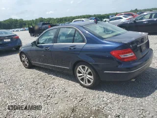 2012 Mercedes-Benz C 300 Sport z VIN WDDGF8BB8CA731905, wystawiony jako Copart lot #61692695 z przebiegiem 98 773 mil mil oraz Szkoda całkowita • Salvage title. Historia ofert i sprzedaży dostępna na DreamBid. Obrazek 2.
