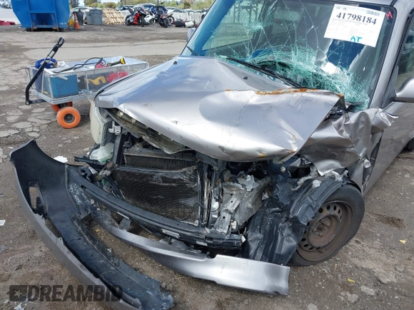 2005 Scion xB z VIN JTLKT324654007931, wystawiony jako IAAI lot #41798184 z przebiegiem 163 769 mil mil oraz . Historia ofert i sprzedaży dostępna na DreamBid. Obrazek 6.