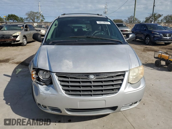 2006 Chrysler Town & Country LWB Touring with VIN 2A4GP54L36R647934, listed as a Copart auction lot 42518635 with 176,609 mi miles and Salvage Title. Bid and sale history available at carsss.com. Image 5.