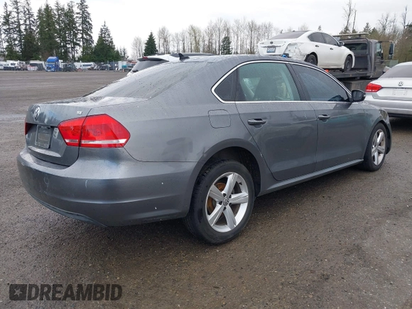 2013 Volkswagen Passat SE w/Sunroof & Nav with VIN 1VWBP7A33DC072530, listed as a IAAI auction lot 41906797 with 118,110 mi miles. Bid and sale history available at carsss.com. Image 4.