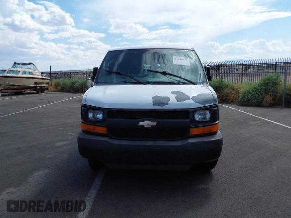2011 Chevrolet Express Cargo z VIN 1GCWGGCA1B1157360, wystawiony jako IAAI lot #42344777 z przebiegiem 338 960 mil mil oraz . Historia ofert i sprzedaży dostępna na DreamBid. Obrazek 12.