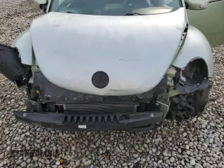2010 Volkswagen New Beetle Coupe with VIN 3VWPW3AG5AM010674, listed as a Copart auction lot 51767595 with 134,418 mi miles and Salvage Title. Bid and sale history available at carsss.com. Image 11.