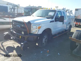 2015 Ford F-250 XLT z VIN 1FT7X2B65FEB83608, wystawiony jako IAAI lot #42013192 z przebiegiem 285 266 mil mil oraz . Historia ofert i sprzedaży dostępna na DreamBid. Obrazek 17.