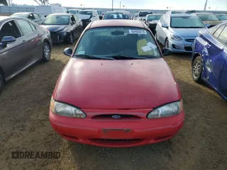 1998 Ford Escort SE z VIN 1FAFP13P9WW215988, wystawiony jako Copart lot #83483314 z przebiegiem 104 796 mil mil oraz Szkody całkowita. Historia ofert i sprzedaży dostępna na DreamBid. Obrazek 5.
