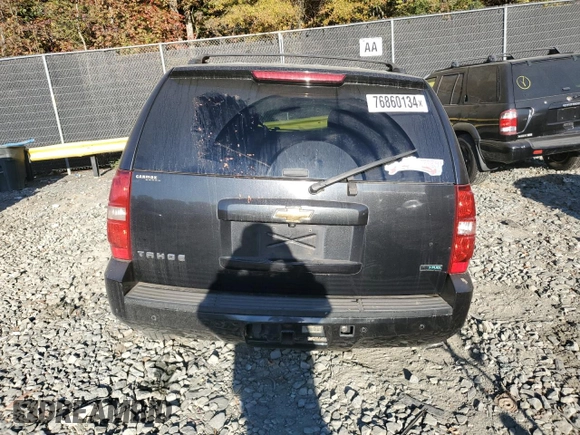 2011 Chevrolet Tahoe LT z VIN 1GNSKBE04BR355654, wystawiony jako Copart lot #52417365 z przebiegiem 181 771 mil mil oraz Nie do naprawy • Non repairable. Historia ofert i sprzedaży dostępna na DreamBid. Obrazek 6.