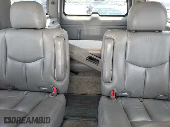 2003 Chevrolet Suburban LT z VIN 1GNEC16Z63J253676, wystawiony jako Copart lot #44540695 z przebiegiem 182 928 mil mil oraz Szkoda całkowita • Salvage title. Historia ofert i sprzedaży dostępna na DreamBid. Obrazek 10.