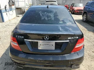 2014 Mercedes-Benz C 250 Sport with VIN WDDGF4HB1EG239197, listed as a Copart auction lot 60132695 with 88,813 mi miles and Clean title. Bid and sale history available at DreamBid. Image 6.