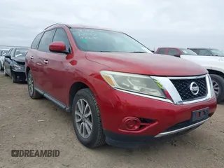2014 Nissan Pathfinder SV with VIN 5N1AR2MNXEC618987, listed as a IAAI auction lot 41593401 with 152,764 mi miles. Bid and sale history available at carsss.com. Image 1.