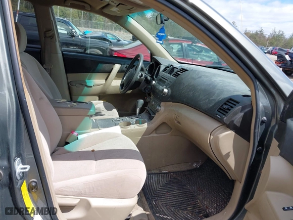 2008 Toyota Highlander with VIN JTEES41A282010507, listed as a IAAI auction lot 41999562 with 204,868 mi miles. Bid and sale history available at carsss.com. Image 5.