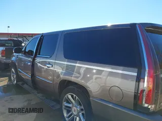 2011 Cadillac Escalade ESV Platinum Edition z VIN 1GYS4KEFXBR253776, wystawiony jako IAAI lot #41292093 z przebiegiem 290 220 mil mil oraz . Historia ofert i sprzedaży dostępna na DreamBid. Obrazek 14.