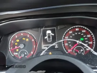 2020 Volkswagen Jetta S z VIN 3VWCB7BUXLM042951, wystawiony jako IAAI lot #42012007 z przebiegiem 61 806 mil mil oraz . Historia ofert i sprzedaży dostępna na DreamBid. Obrazek 7.