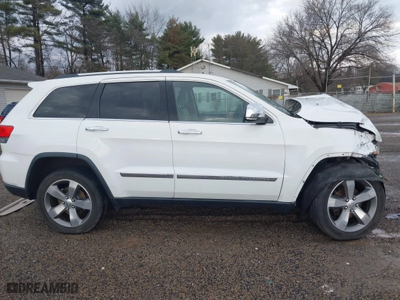 2015 Jeep Grand Cherokee Limited with VIN 1C4RJFBG3FC671803, listed as a IAAI auction lot 41224584 with 110,589 mi miles. Bid and sale history available at carsss.com. Image 12.