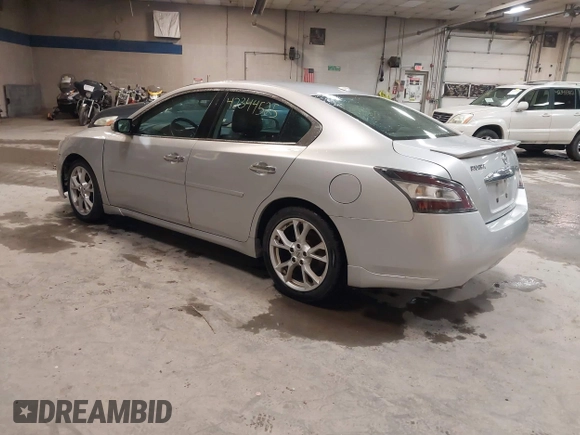 2014 Nissan Maxima SV z VIN 1N4AA5AP8EC498468, wystawiony jako IAAI lot #42344525 z przebiegiem 149 178 mil mil oraz . Historia ofert i sprzedaży dostępna na DreamBid. Obrazek 3.