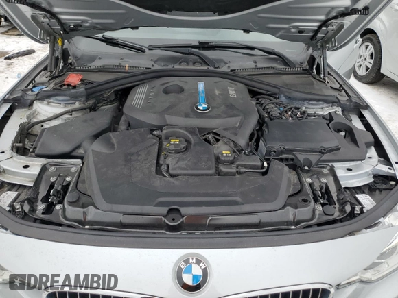 2018 BMW 3 Series 330e iPerformance with VIN WBA8E1C57JA180183, listed as a Copart auction lot 88513245 with 33,632 mi miles and Clean Title. Bid and sale history available at carsss.com. Image 11.