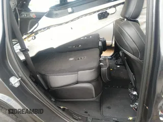 2023 Jeep Grand Cherokee Overland z VIN 1C4RJHDG4PC548084, wystawiony jako IAAI lot #39515221 z przebiegiem Nie podano mil oraz . Historia ofert i sprzedaży dostępna na DreamBid. Obrazek 8.
